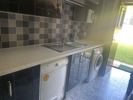 5 bedroom detached house to rent - Photo 5