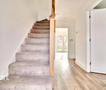 3 bedroom semi-detached house to rent - Photo 4