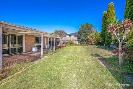 34 Keith Avenue, Sunbury, VIC 3429 - Photo 2