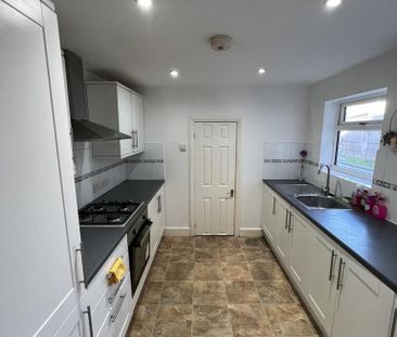 3 bedroom terraced house to rent - Photo 6