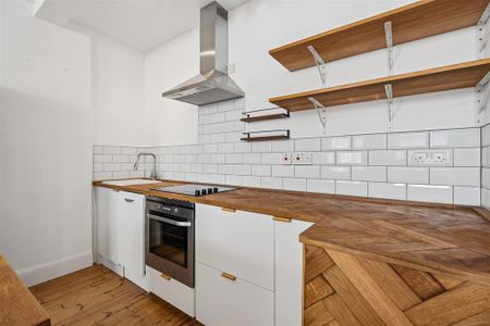 3 bedroom flat to rent - Photo 2