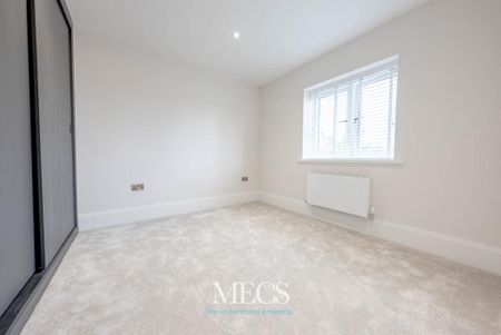 5 bedroom detached house to rent - Photo 3