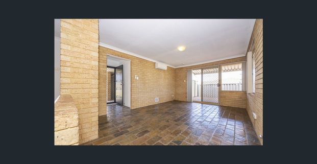 Spacious 3x2 Family Home on a Massive Block – Clarkson - Photo 1