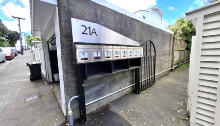 Beautifully Positioned Flat – Freshly Repainted Throughout! - Photo 5