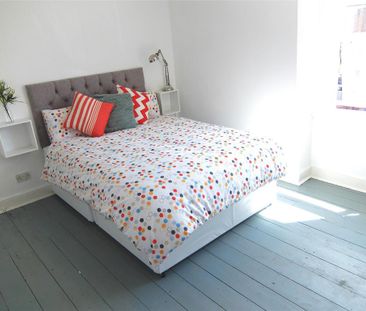 4 bedroom terraced house to rent - Photo 2