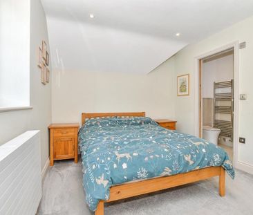 4 bedroom detached house to rent - Photo 5