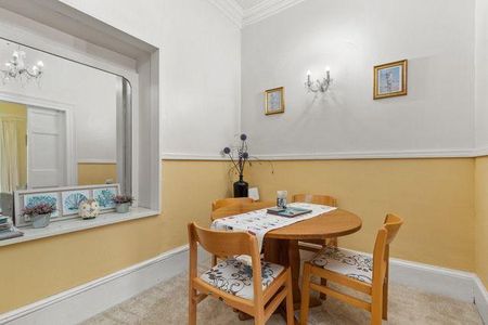 2 bedroom semi-detached house to rent - Photo 2