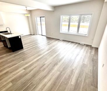 For Lease - 3028 Sandy Acres Avenue, Severn, Ontario - Photo 6