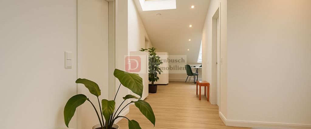 Top!! Exklusive Dachgeschosswohnung mit Einbauküche in zentraler Lage - Foto 1