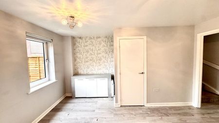 2 bedroom detached house to rent - Photo 2