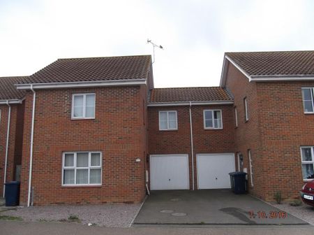 3 bedroom link detached house to rent - Photo 3