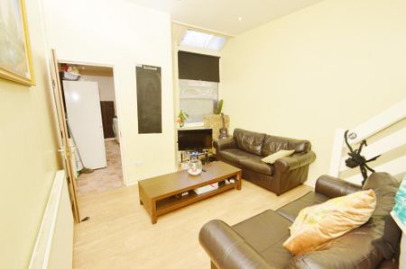 3 bedroom detached house to rent - Photo 2