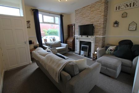 2 bedroom terraced house to rent - Photo 2