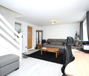 2 bedroom end of terrace house to rent - Photo 6