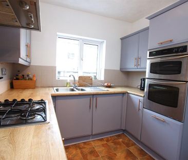 2 bedroom terraced house to rent - Photo 4