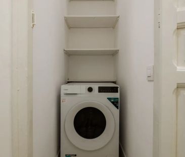 Room in a shared 4-bedroom apartment for rent in La Sagrada Família. - Photo 5
