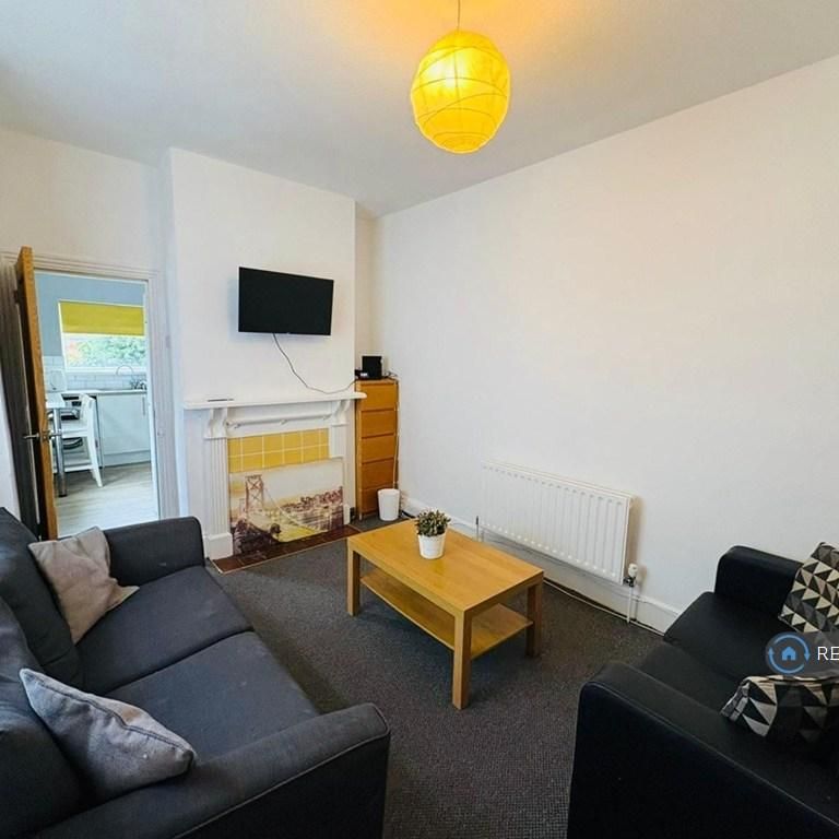 4 bedroom terraced house to rent - Photo 1