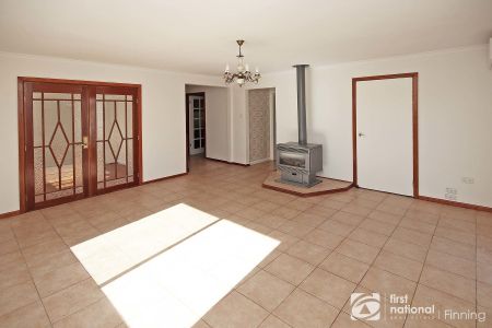 Spacious 3-Bedroom Family Home - Photo 3