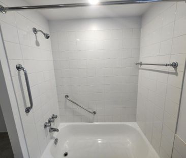 3 1/2 SEMI-MEUBLÉ 1er DÉCEMBRE - Photo 4