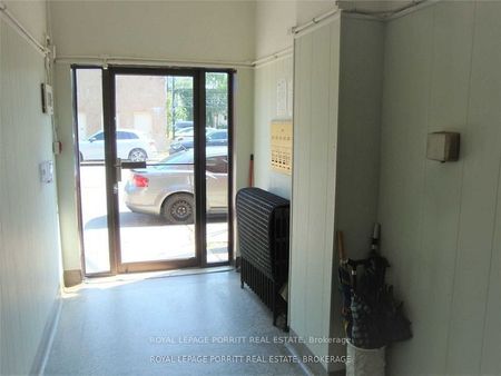 For Lease - 2773 Lake Shore Boulevard Unit# 4, Toronto, Ontario - Photo 3