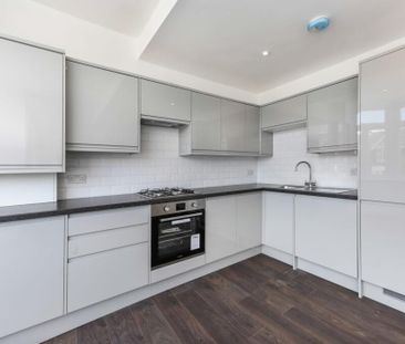 3 bedroom flat to rent - Photo 5