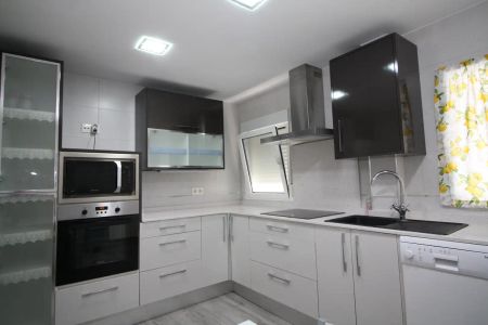 Piso de alquiler en Delicias - Foto 2