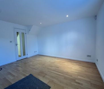 3 bedroom end of terrace house to rent - Photo 6