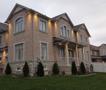 For Lease - 5567 Oscar Peterson Boulevard, Mississauga, Ontario - Photo 2