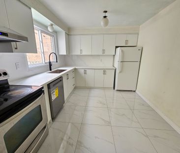 For Lease - 9 Beverly Glen Boulevard Unit# Main Level, Toronto, Ont... - Photo 3