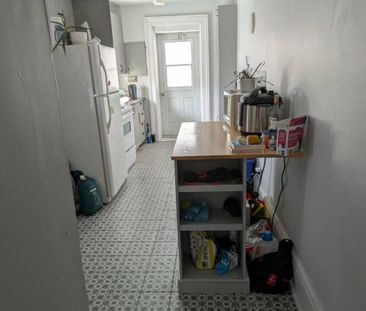 Logement ensoleillé ! 3 et demi à louer pour personne tranquille - Photo 3