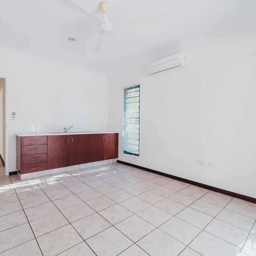 FAMILY RETREAT IN A QUITE CUL-DE-SAC - Photo 1