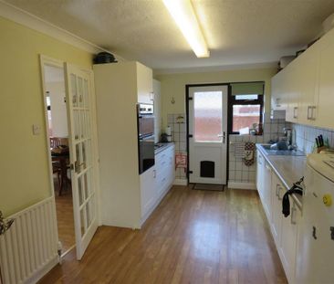 3 bedroom bungalow to rent - Photo 4