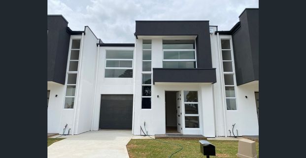 Low-Maintenance Modern Living Close to Everything - Photo 1