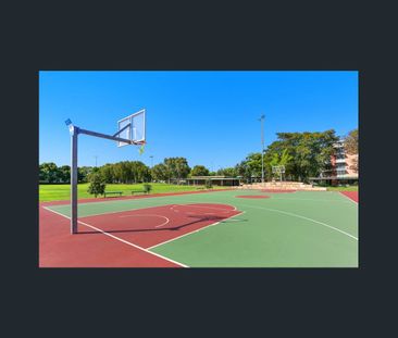 Well presented two bedroom villa in community complex - Photo 6