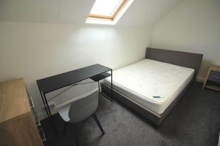 5 bedroom terraced house to rent - Photo 2