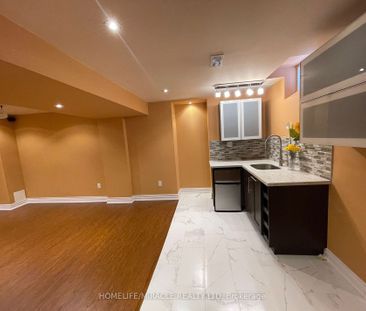 Semi-Detached Home For Lease | N8125478 - Photo 4