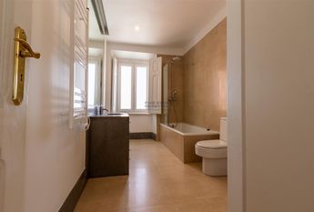 Apartamento T4 em Lisboa