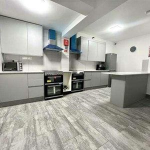 Oatlands Road Enfield, EN3 - Photo 3