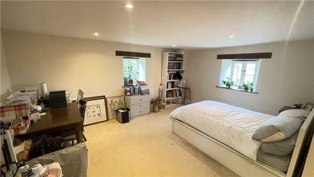 4 bedroom detached house to rent - Photo 2