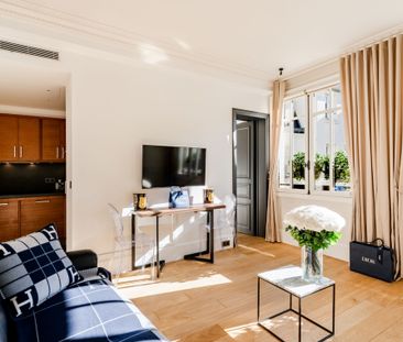 Appartement à louer rue Saint Honoré 6B, Paris 1er - Photo 2