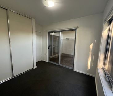 Upstairs 2 Bedroom Unit - Photo 1