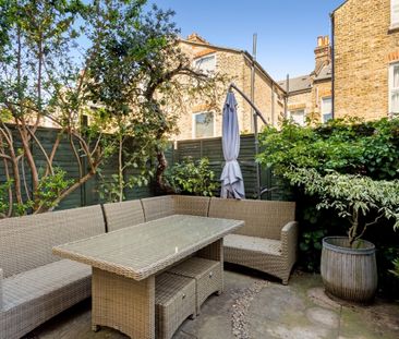 4 bedroom terraced house to rent - Photo 1