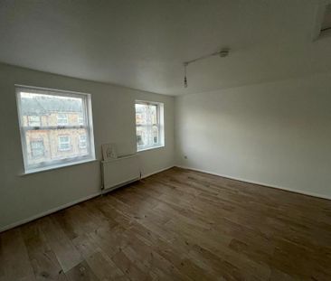 3 bedroom maisonette to rent - Photo 1