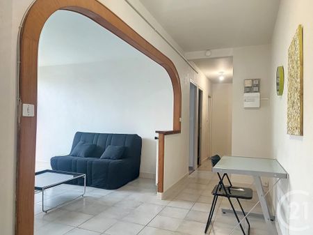 Location Appartement 1 pièce 44m² ST JULIEN LES VILLAS 10800 - Photo 4