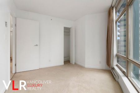 Condo in Downtown Vancouver, BC - Photo 5