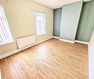 3 bedroom terraced house to rent - Photo 4