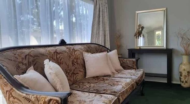 Spacious 4BR Family Home -PLENTY OF PARKING! - Photo 1