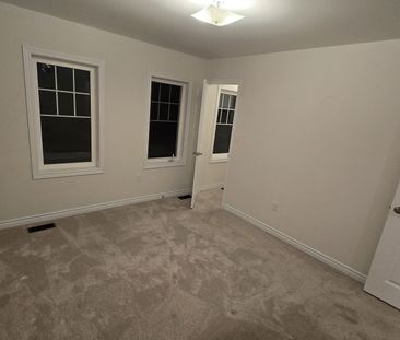 For Lease - 52 Cottonwood Crescent, Welland, Ontario - Photo 4