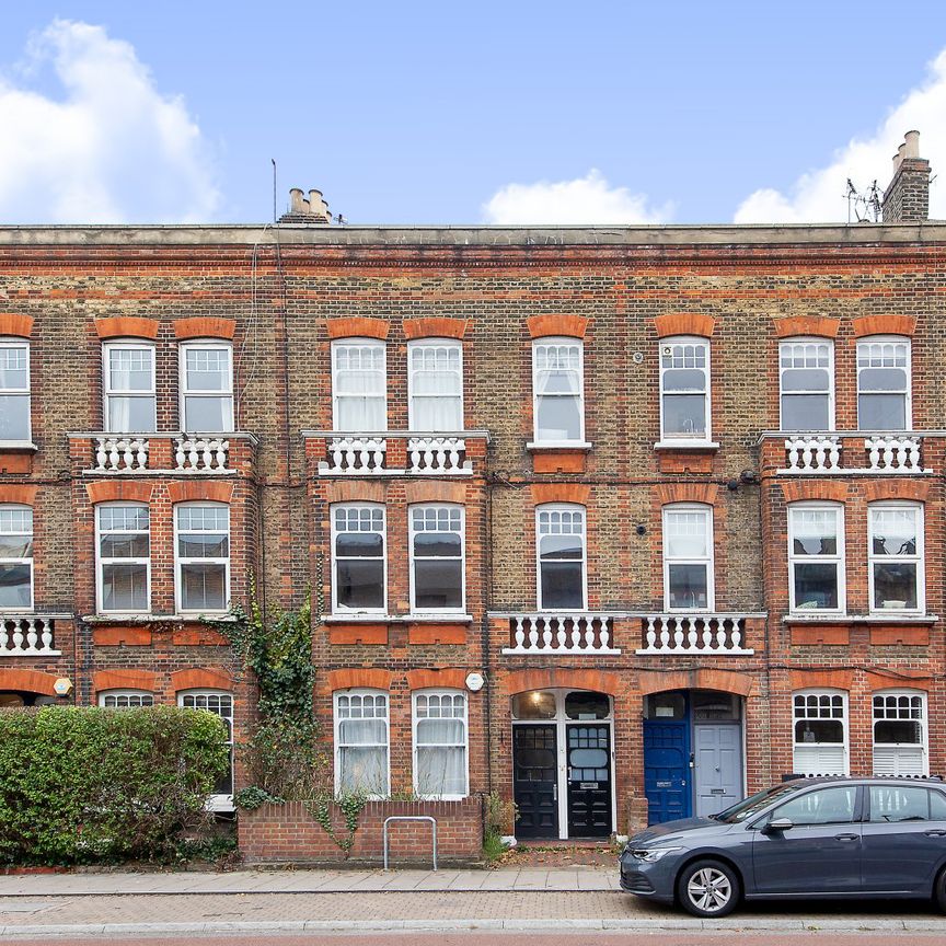 Queenstown Road, London, Doi, SW8 - Photo 1