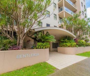 SPACIOUS MODERN LIVING - Photo 6